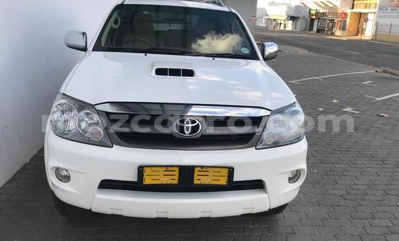 Nunua Ilio tumika Toyota Fortuner Nyeupe Gari ndani ya Maputo nchini Maputo Nunua Ilio tumika Toyota Fortuner Nyeupe Gari ndani ya Maputo nchini Maputo