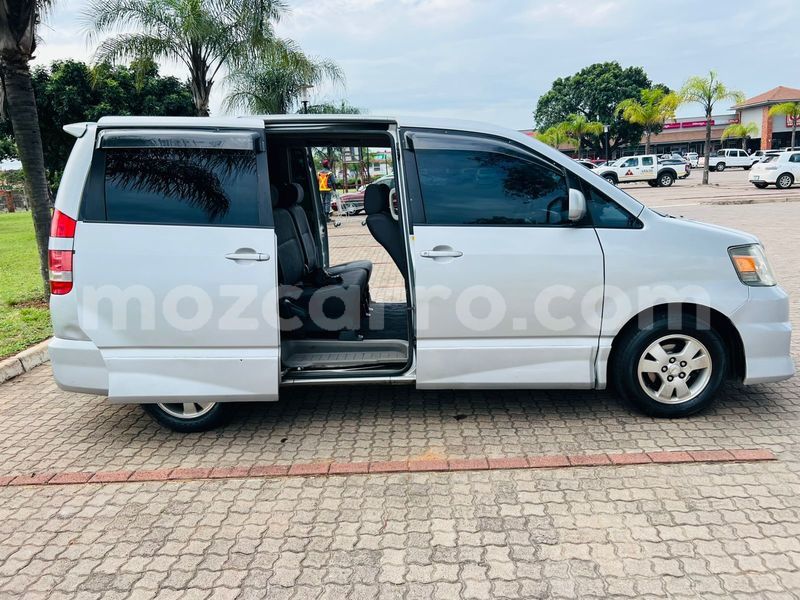 Big with watermark toyota noah maputo maputo 40696