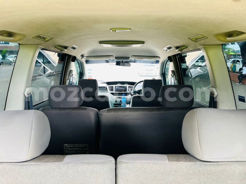 Big with watermark toyota noah maputo maputo 40696