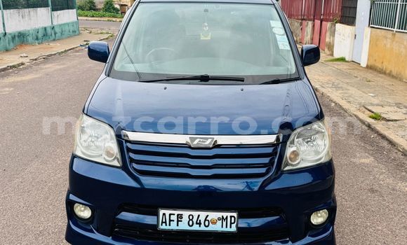 Buy Used Toyota Noah Blue Car in Maputo in Maputo