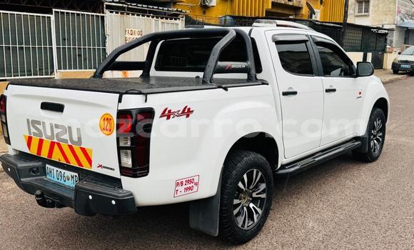 Tenga Tsaru Isuzu D-MAX Chena Mota in Maputo in Maputo Tenga Tsaru Isuzu D-MAX Chena Mota in Maputo in Maputo
