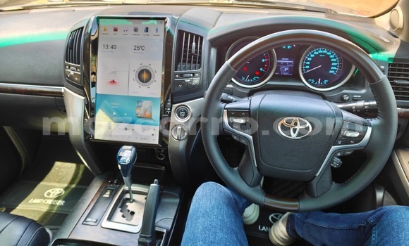 Nunua Ilio tumika Toyota Land Cruiser Prado Fedha Gari ndani ya Maputo nchini Maputo Nunua Ilio tumika Toyota Land Cruiser Prado Fedha Gari ndani ya Maputo nchini Maputo