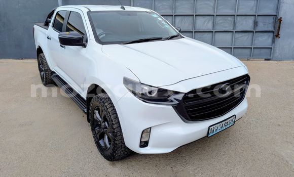 Comprar Usado Mazda BT-50 Branco Carro em Maputo em Maputo