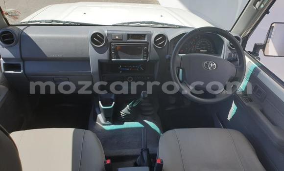 Tenga Tsaru Toyota Land Cruiser Chena Mota in Maputo in Maputo Tenga Tsaru Toyota Land Cruiser Chena Mota in Maputo in Maputo