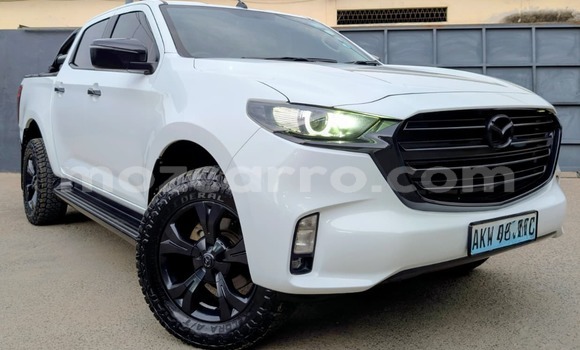 Comprar Usado Mazda BT-50 Branco Carro em Maputo em Maputo