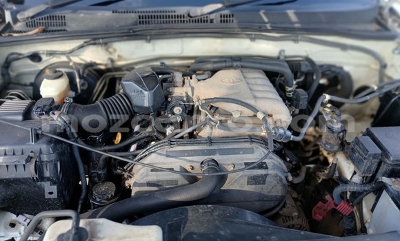 Nunua Ilio tumika Toyota Land Cruiser Prado Nyeupe Gari ndani ya Maputo nchini Maputo Nunua Ilio tumika Toyota Land Cruiser Prado Nyeupe Gari ndani ya Maputo nchini Maputo