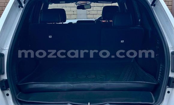 Tenga Tsaru Jeep Grand Cherokee Chena Mota in Maputo in Maputo Tenga Tsaru Jeep Grand Cherokee Chena Mota in Maputo in Maputo