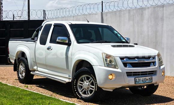 Buy Used Isuzu D-MAX White Car in Maputo in Maputo Buy Used Isuzu D-MAX White Car in Maputo in Maputo
