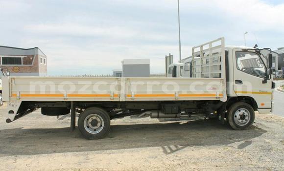 Tenga Tsaru Mercedes‒Benz 117 Chena Rori in Maputo in Maputo Tenga Tsaru Mercedes‒Benz 117 Chena Rori in Maputo in Maputo