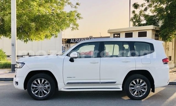 Comprar Usado Toyota Land Cruiser Branco Carro em Import - Dubai em Cabo Delgado Comprar Usado Toyota Land Cruiser Branco Carro em Import - Dubai em Cabo Delgado