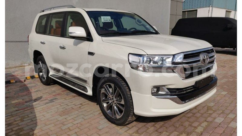 Big with watermark toyota land cruiser cabo delgado import dubai 6279