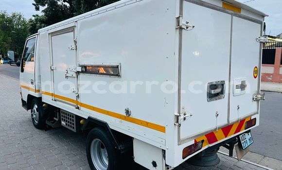 Comprar Usado Mitsubishi Carisma Branco Carro em Maputo em Maputo Comprar Usado Mitsubishi Carisma Branco Carro em Maputo em Maputo