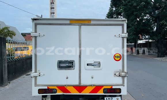 Comprar Usado Mitsubishi Carisma Branco Carro em Maputo em Maputo Comprar Usado Mitsubishi Carisma Branco Carro em Maputo em Maputo