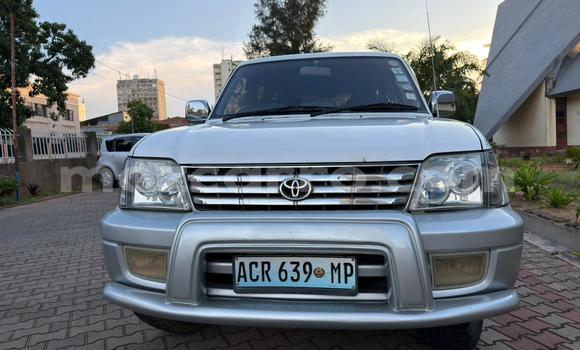 Nunua Ilio tumika Toyota Land Cruiser Prado Nyeupe Gari ndani ya Maputo nchini Maputo