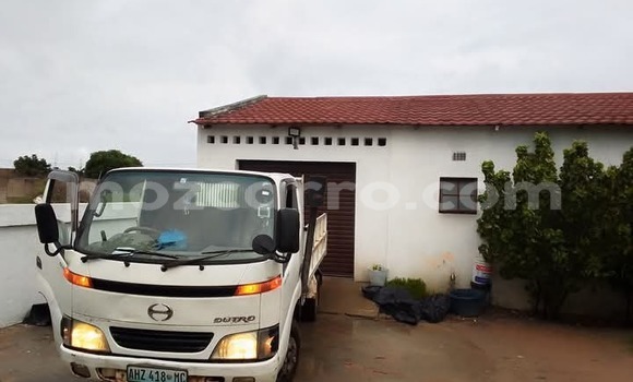 Comprar Usado Toyota Dyna Branco Caminhão em Maputo em Maputo Comprar Usado Toyota Dyna Branco Caminhão em Maputo em Maputo