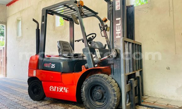 Comprar Usado Adler MB Vermelho Moto em Maputo em Maputo Comprar Usado Adler MB Vermelho Moto em Maputo em Maputo