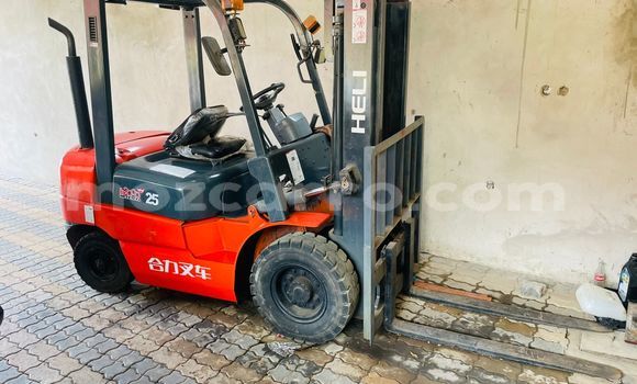 Tenga Tsaru Adler MB Tsvuku Bike in Maputo in Maputo Tenga Tsaru Adler MB Tsvuku Bike in Maputo in Maputo