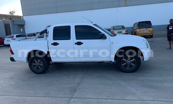Comprar Usado Isuzu D-MAX Branco Carro em Maputo em Maputo Comprar Usado Isuzu D-MAX Branco Carro em Maputo em Maputo