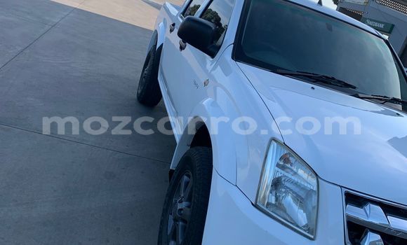 Comprar Usado Isuzu D-MAX Branco Carro em Maputo em Maputo Comprar Usado Isuzu D-MAX Branco Carro em Maputo em Maputo