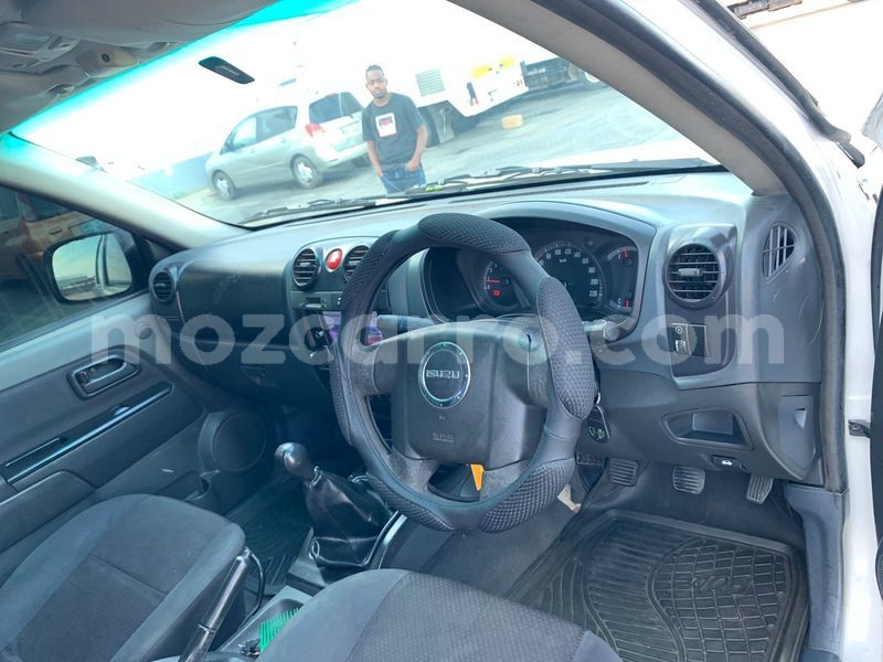 Big with watermark isuzu d max maputo maputo 40873