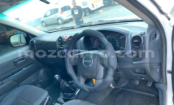 Comprar Usado Isuzu D-MAX Branco Carro em Maputo em Maputo Comprar Usado Isuzu D-MAX Branco Carro em Maputo em Maputo