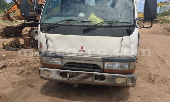 Comprar Usado Mitsubishi Canter Branco Caminhão em Maputo em Maputo Comprar Usado Mitsubishi Canter Branco Caminhão em Maputo em Maputo