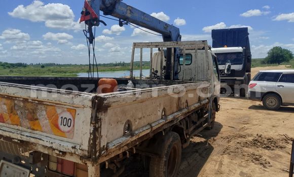 Comprar Usado Mitsubishi Canter Branco Caminhão em Maputo em Maputo Comprar Usado Mitsubishi Canter Branco Caminhão em Maputo em Maputo