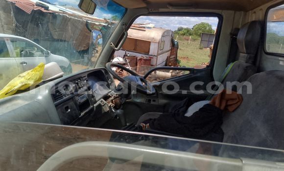 Comprar Usado Mitsubishi Canter Branco Caminhão em Maputo em Maputo Comprar Usado Mitsubishi Canter Branco Caminhão em Maputo em Maputo