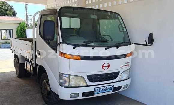 Nunua Ilio tumika Toyota Dyna Nyeupe Gari ndani ya Maputo nchini Maputo Nunua Ilio tumika Toyota Dyna Nyeupe Gari ndani ya Maputo nchini Maputo