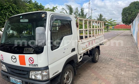 Tenga Tsaru Mazda 1000 Chena Mota in Maputo in Maputo Tenga Tsaru Mazda 1000 Chena Mota in Maputo in Maputo