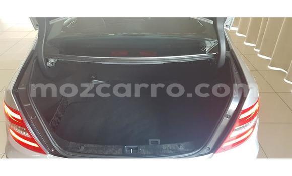 Tenga Tsaru Mercedes‒Benz C-Class Sirivha Mota in Maputo in Maputo Tenga Tsaru Mercedes‒Benz C-Class Sirivha Mota in Maputo in Maputo