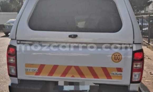 Comprar Usado Mazda BT-50 Branco Carro em Maputo em Maputo Comprar Usado Mazda BT-50 Branco Carro em Maputo em Maputo
