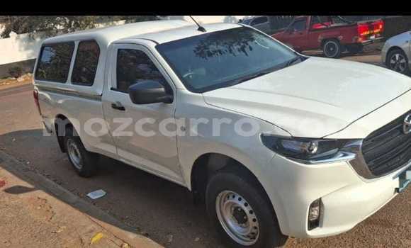 Comprar Usado Mazda BT-50 Branco Carro em Maputo em Maputo Comprar Usado Mazda BT-50 Branco Carro em Maputo em Maputo