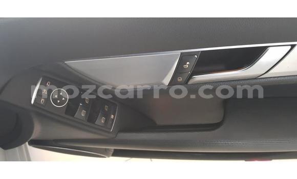 Tenga Tsaru Mercedes‒Benz C-Class Sirivha Mota in Maputo in Maputo Tenga Tsaru Mercedes‒Benz C-Class Sirivha Mota in Maputo in Maputo