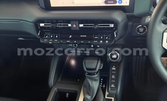 Comprar Novo Toyota Land Cruiser Branco Carro em Maputo em Maputo Comprar Novo Toyota Land Cruiser Branco Carro em Maputo em Maputo