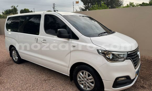 Comprar Usado Hyundai H1 Branco Carro em Maputo em Maputo