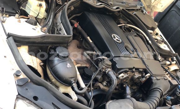 Nunua Ilio tumika Mercedes-Benz C180 coupe Nyeupe Gari ndani ya Maputo nchini Maputo Nunua Ilio tumika Mercedes-Benz C180 coupe Nyeupe Gari ndani ya Maputo nchini Maputo