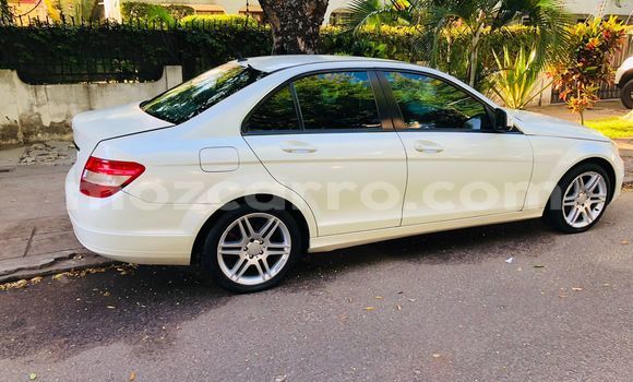 Nunua Ilio tumika Mercedes-Benz C180 coupe Nyeupe Gari ndani ya Maputo nchini Maputo Nunua Ilio tumika Mercedes-Benz C180 coupe Nyeupe Gari ndani ya Maputo nchini Maputo