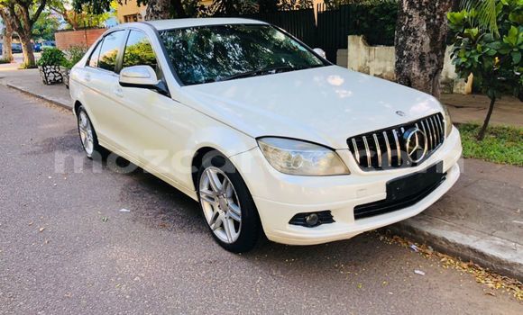 Nunua Ilio tumika Mercedes-Benz C180 coupe Nyeupe Gari ndani ya Maputo nchini Maputo Nunua Ilio tumika Mercedes-Benz C180 coupe Nyeupe Gari ndani ya Maputo nchini Maputo