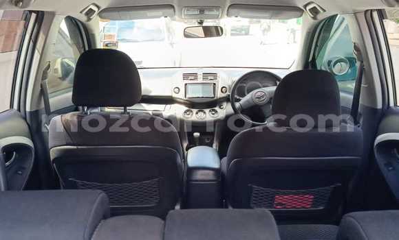 Nunua Ilio tumika Toyota RAV4 Nyeupe Gari ndani ya Maputo nchini Maputo Nunua Ilio tumika Toyota RAV4 Nyeupe Gari ndani ya Maputo nchini Maputo