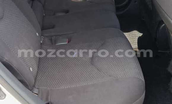 Nunua Ilio tumika Toyota RAV4 Nyeupe Gari ndani ya Maputo nchini Maputo Nunua Ilio tumika Toyota RAV4 Nyeupe Gari ndani ya Maputo nchini Maputo