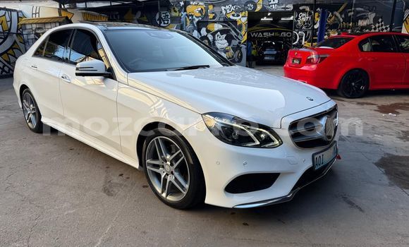 Comprar Usado Mercedes-Benz C-Classe Branco Carro em Maputo em Maputo