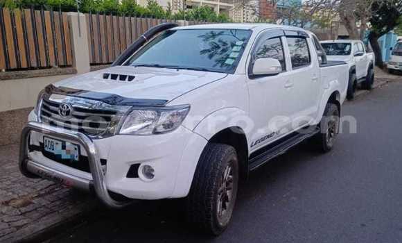 Comprar Usado Toyota Hilux Branco Carro em Maputo em Maputo Comprar Usado Toyota Hilux Branco Carro em Maputo em Maputo