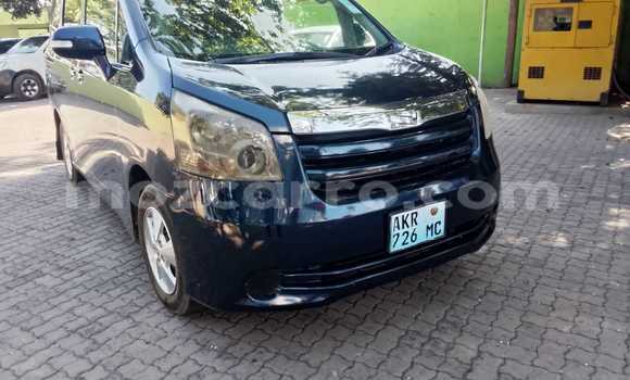 Nunua Ilio tumika Toyota Noah Nyeusi Gari ndani ya Maputo nchini Maputo
