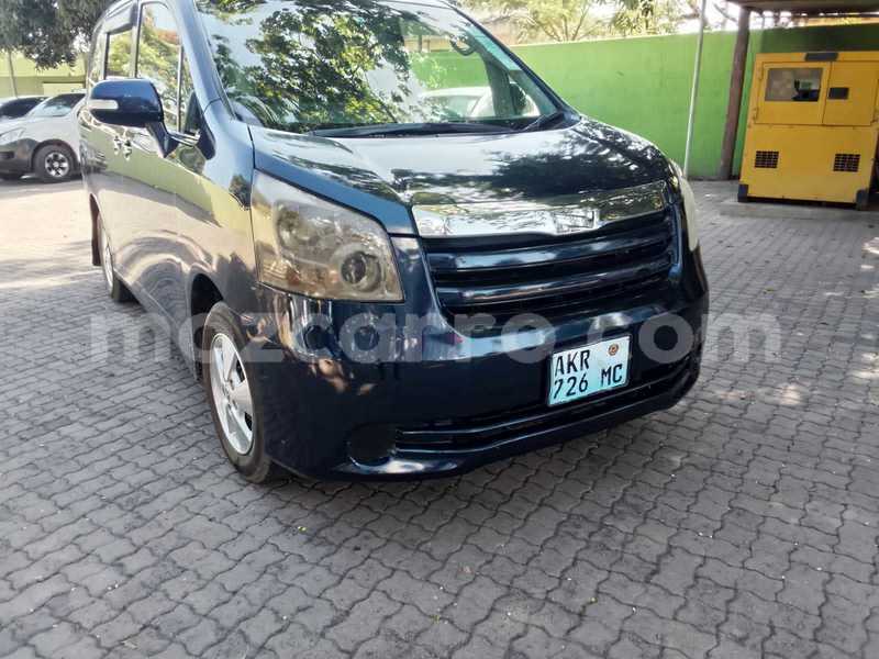 Big with watermark toyota noah maputo maputo 40980
