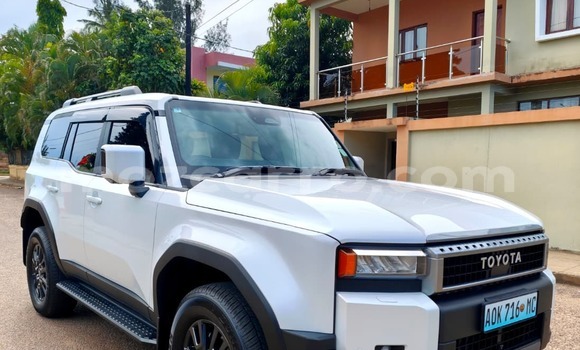 Nunua Mpya Toyota Land Cruiser Nyeupe Gari ndani ya Maputo nchini Maputo Nunua Mpya Toyota Land Cruiser Nyeupe Gari ndani ya Maputo nchini Maputo