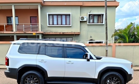 Nunua Mpya Toyota Land Cruiser Nyeupe Gari ndani ya Maputo nchini Maputo Nunua Mpya Toyota Land Cruiser Nyeupe Gari ndani ya Maputo nchini Maputo