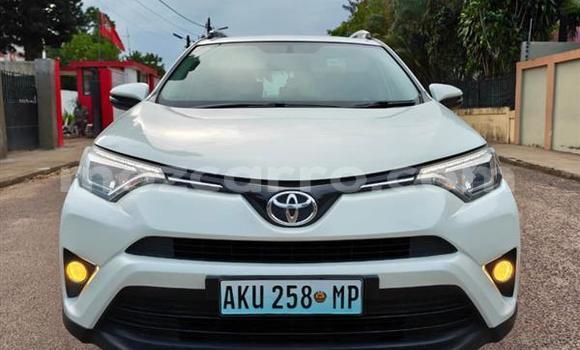 Comprar Usado Toyota RAV4 Branco Carro em Maputo em Maputo Comprar Usado Toyota RAV4 Branco Carro em Maputo em Maputo