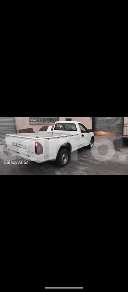 Big with watermark isuzu kb maputo maputo 40998