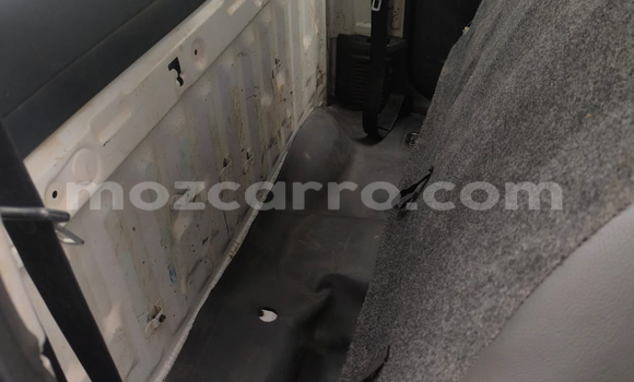 Comprar Usado Isuzu KB Branco Carro em Maputo em Maputo Comprar Usado Isuzu KB Branco Carro em Maputo em Maputo